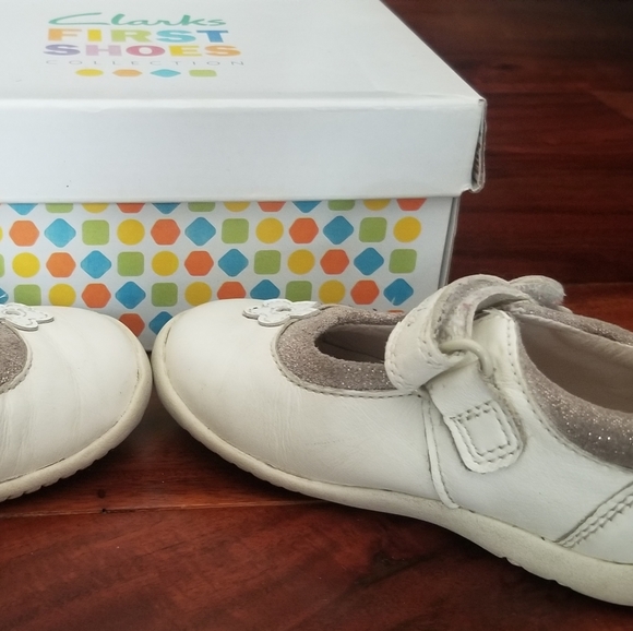 GUC CLARKS FIRST SHOES LEATHER DRESS SHOES - Picture 4 of 6